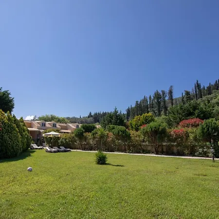 Peroulades Luxury فيلة