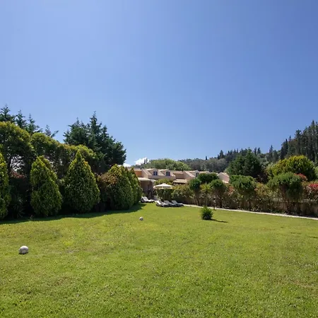Peroulades Luxury Villa