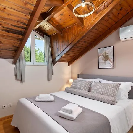 빌라 Peroulades Luxury *